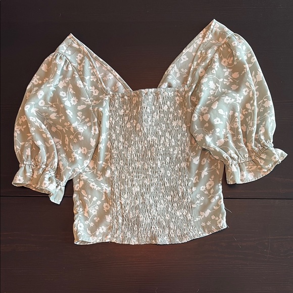 Abercrombie & Fitch Cropped Green White Floral Puff Sleeve Top Tie Top EUC XS - Picture 3 of 3